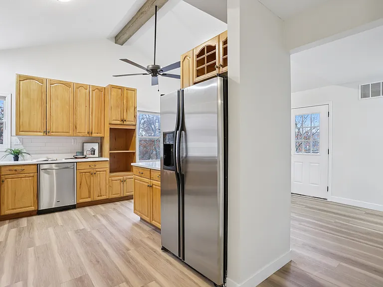 1357 S Lake Sherwood Dr — Photo 12