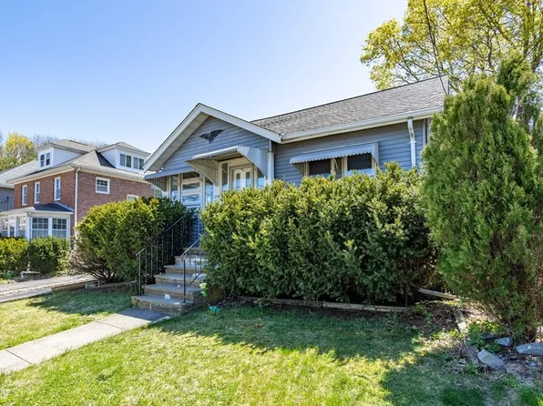253 Sea St, Quincy, MA 02169