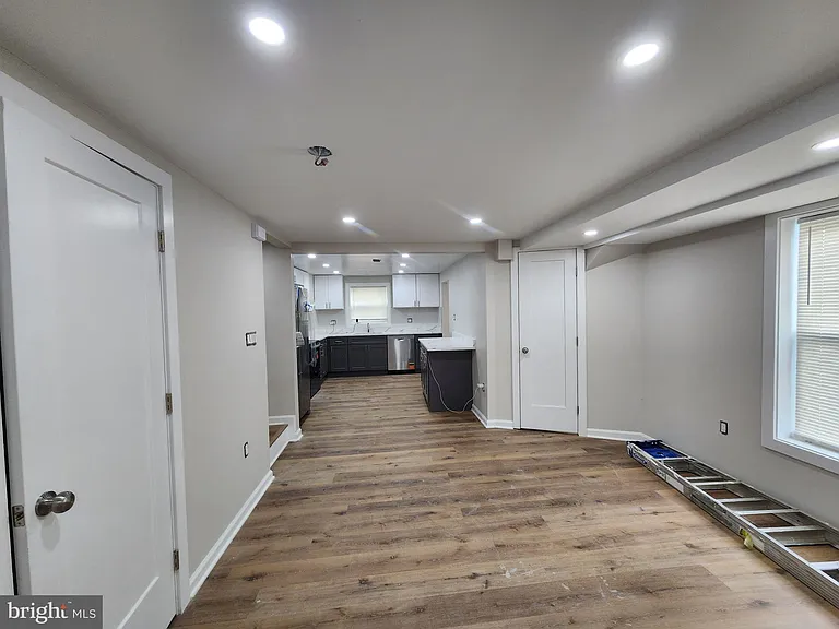 523 Wellesley St — Photo 5