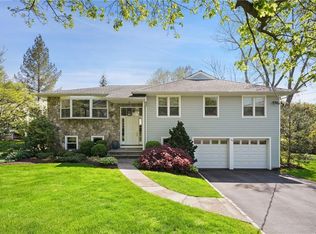 18 Country Ridge Dr, Rye Brook, NY 10573