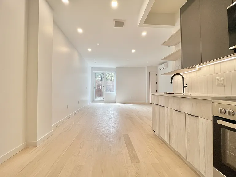 308 Linden Blvd #1A — Photo 12