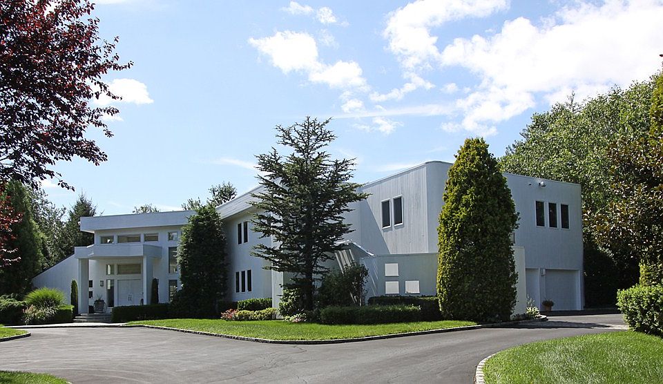 1st image of 10 Wildwood Dr