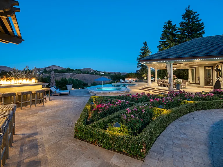4358 Cresthaven Dr — Photo 54