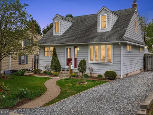 1068 Warren St, Pottstown, PA 19464