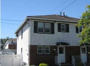 110 Park St, Staten Island, NY 10306