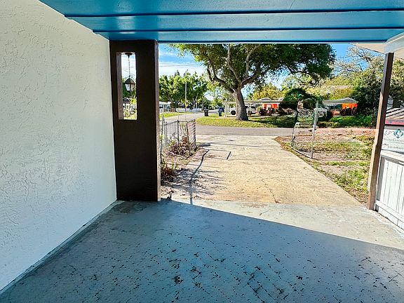 4th image of 523 23rd Ave E #A