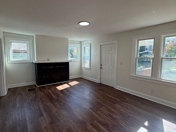 3rd image of 618 E 4th Ave