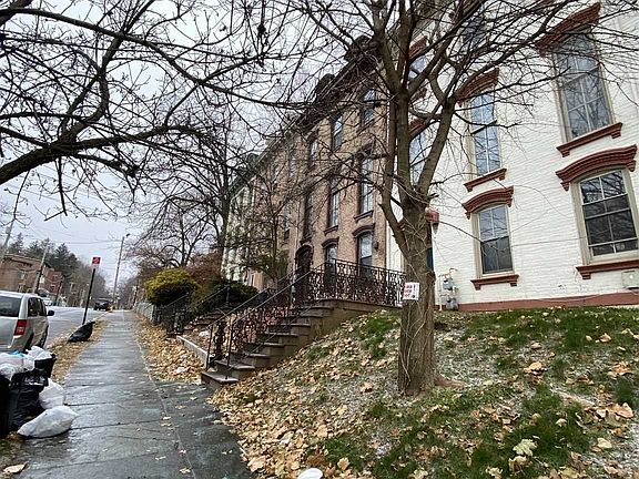 3rd image of 168 South St