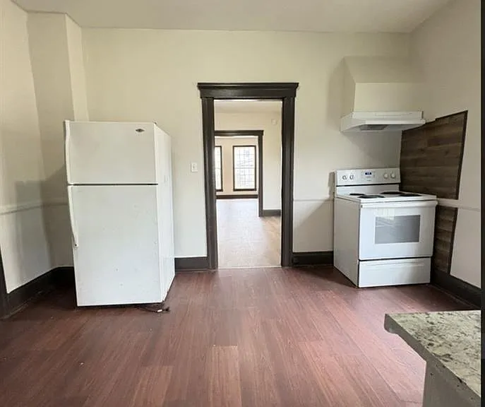 1011 Windsor Ave — Photo 7