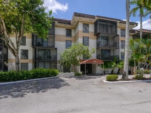 5530 NW 44th St, Lauderhill, FL