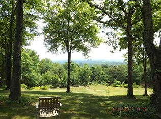 105 Scenery Ct, East Stroudsburg, PA 18302