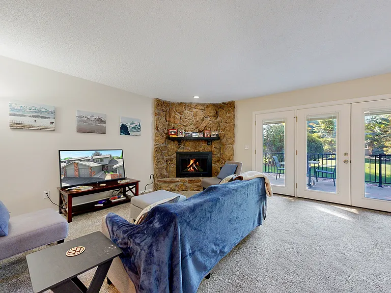 1404 Adriel Dr — Photo 33