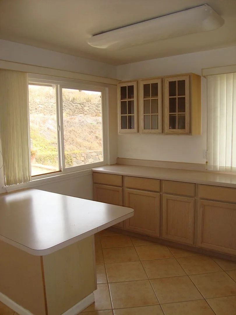 A 4 bedroom 2 story home with yard in great Waikapu subdivision — Photo 4