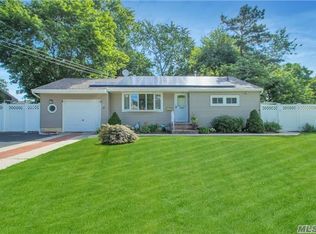 201 Timberline Dr, Brentwood, NY 11717