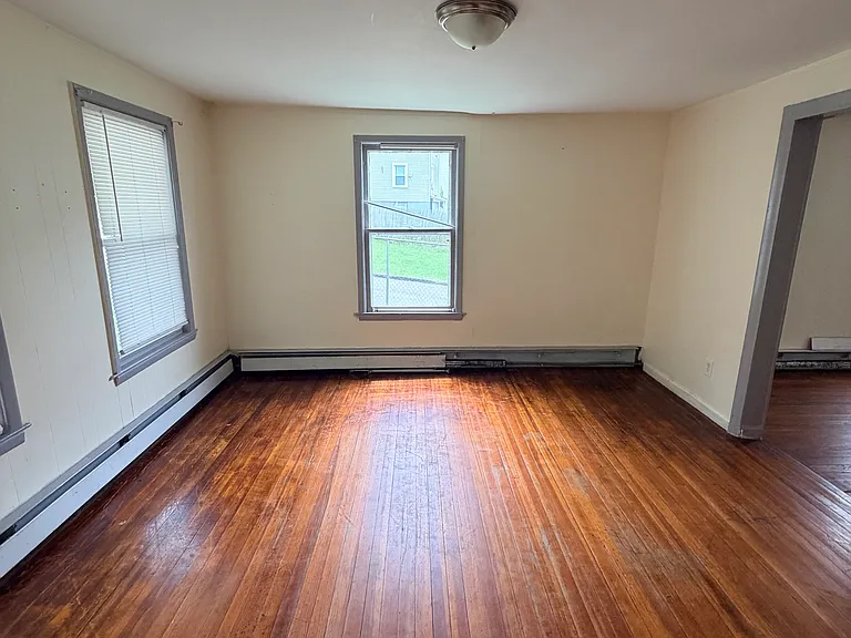 332 Quinnipiac Ave — Photo 2