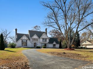 68 Horseshoe Ln, Lemont, IL 60439