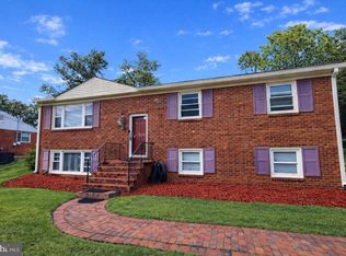 4206 Lakeview Dr, Temple Hills, MD 20748