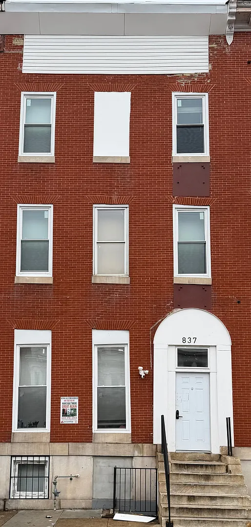 837 North Fulton Avenue — Photo 1