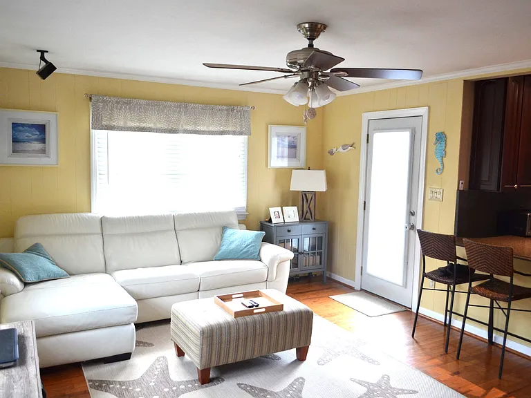 1032 Patrick Henry Way — Photo 18