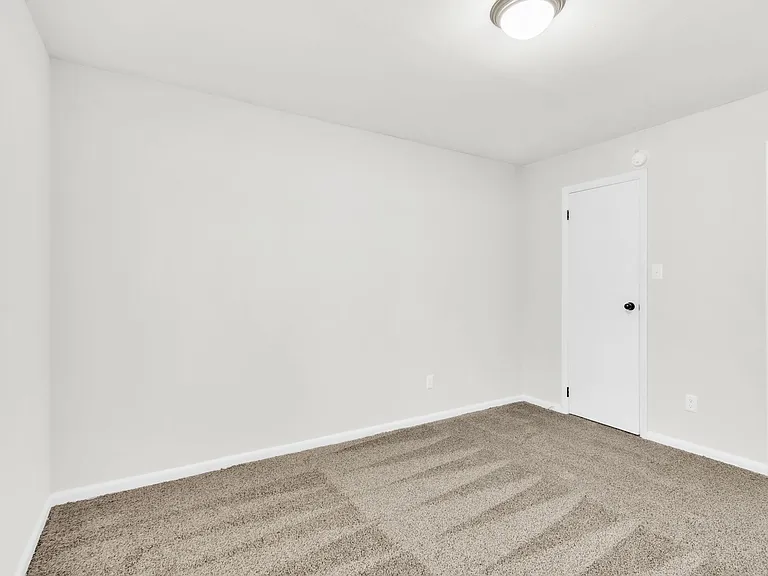 Country Creek Apartments — Photo 16