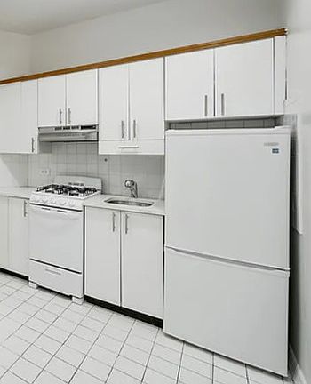 5th image of 516 E 88th St APT 3C