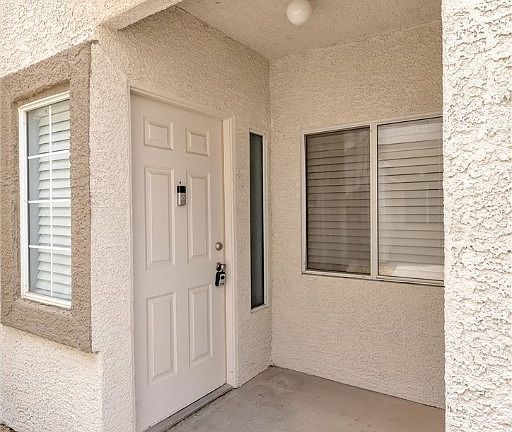 3rd image of 3125 N Buffalo Dr Unit 1067