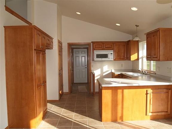 Sun Lit Kitchen/Dinette