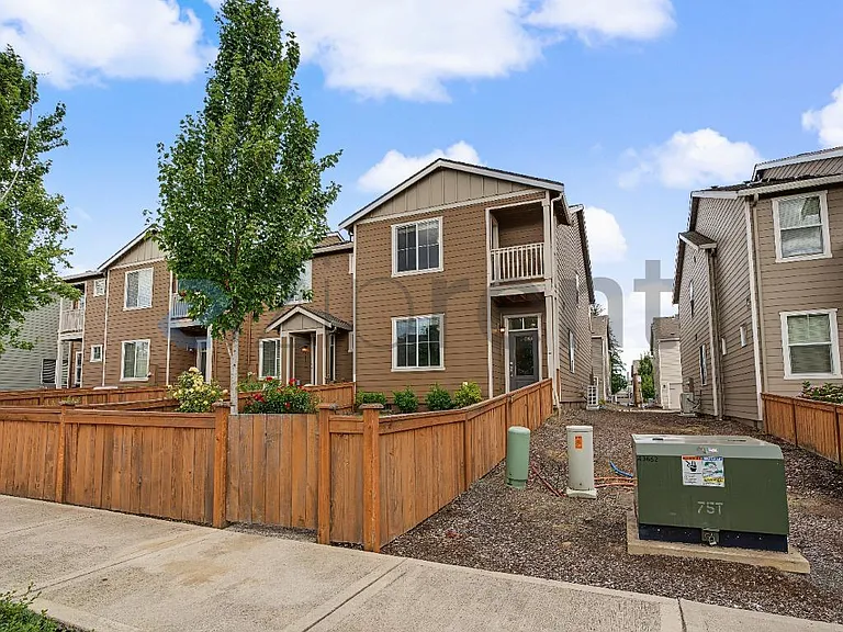 7105 NE 154th Ave — Photo 4