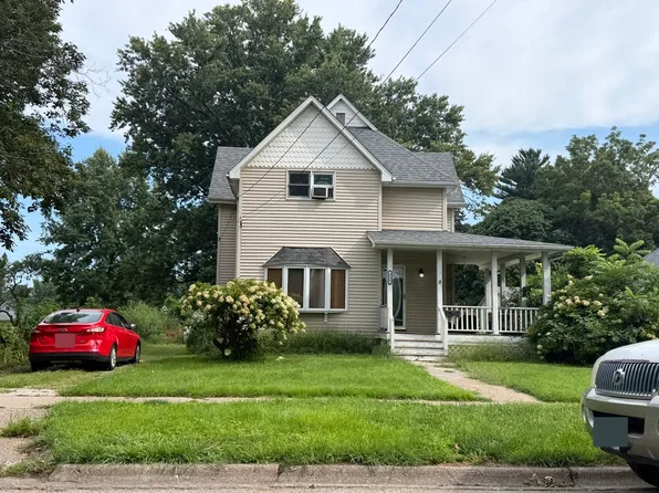 211 W North St, Knoxville, IL 61448