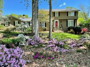 65 Stonehedge Dr, Buford, GA 30518