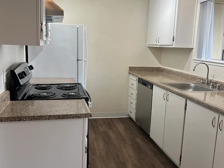 Sierra Woods Apartments — Photo 26