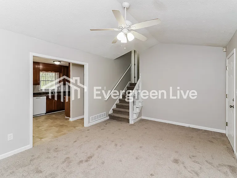 217 Robin Hood Dr — Photo 3