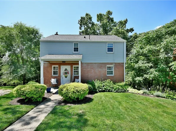 6 Solar Dr, Ambridge, PA 15003