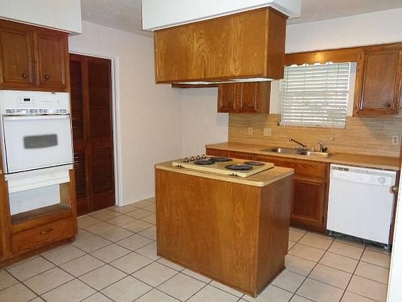 5th image of 22723 Black Willow Dr
