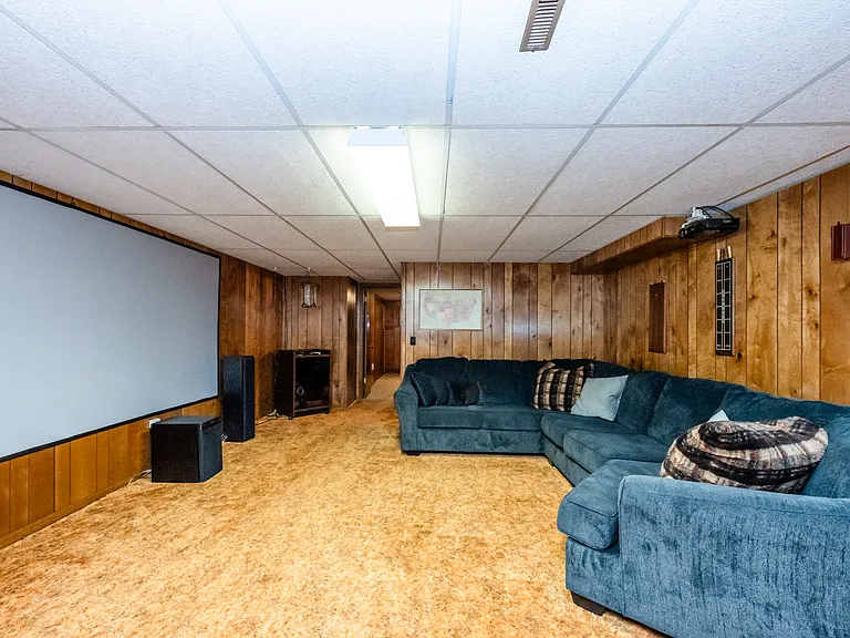 1319 Lewis Ave — Photo 26