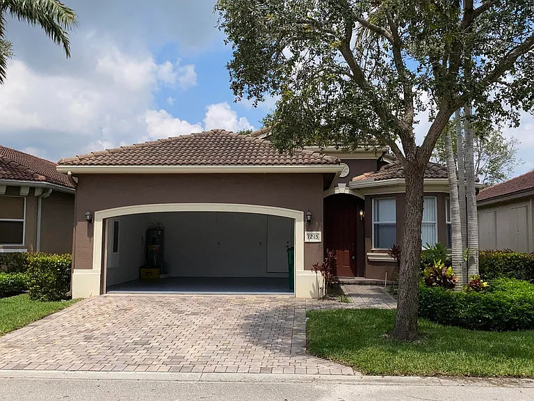 1215 Rosegate Blvd — Photo 38
