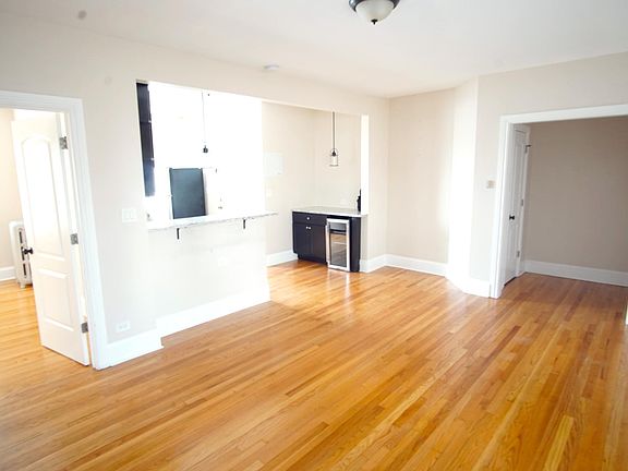 4th image of 4816 N Oakley Ave APT 1