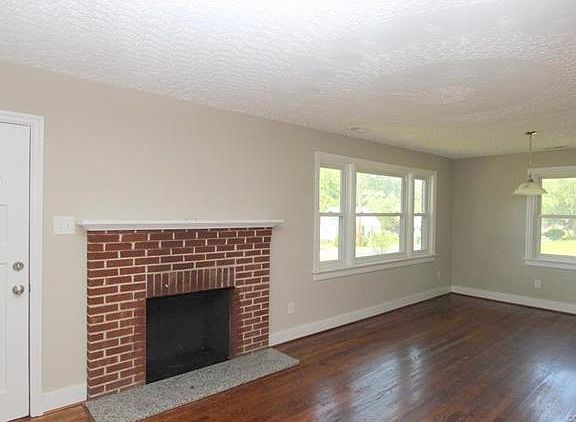 4th image of 4401 Welford Ave