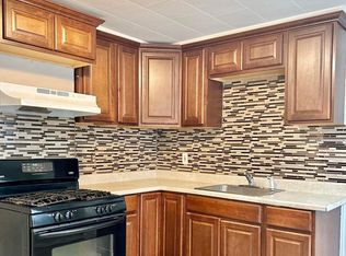 932 Lakeview Ave #2, Lowell, MA 01850