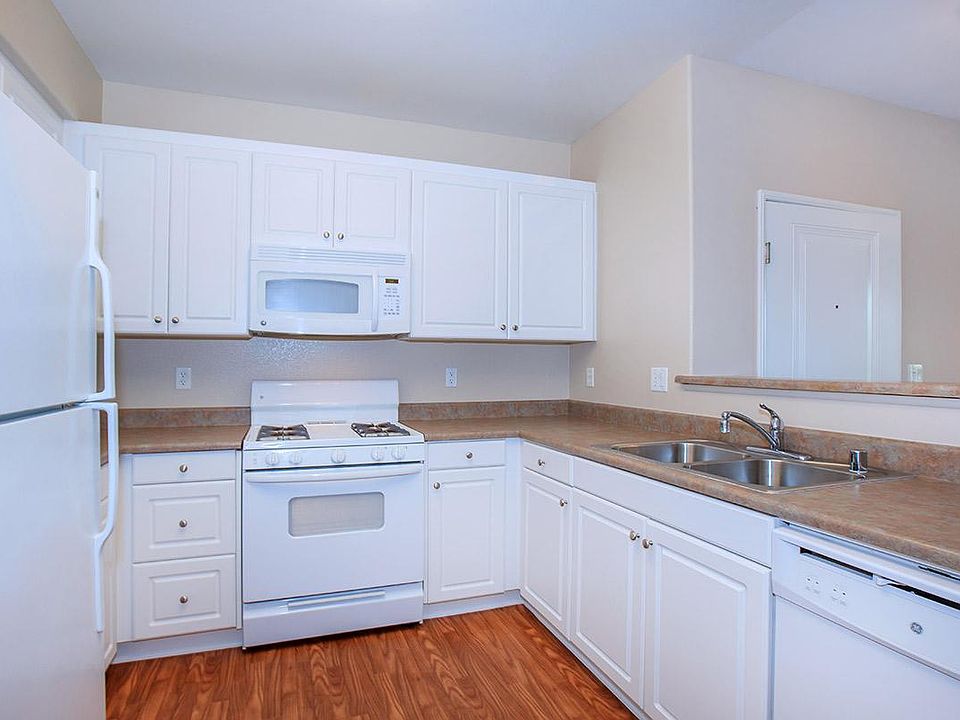 1st image of 7550 Desert Holly St #1118
