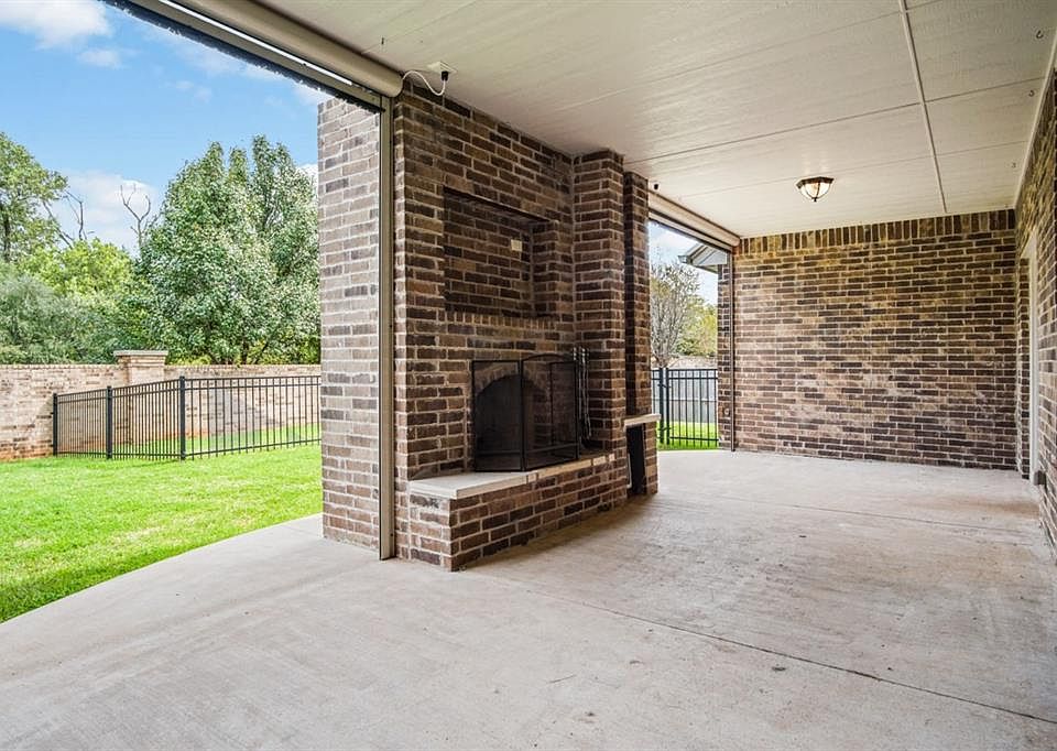 1st image of 11120 Fairways Ave