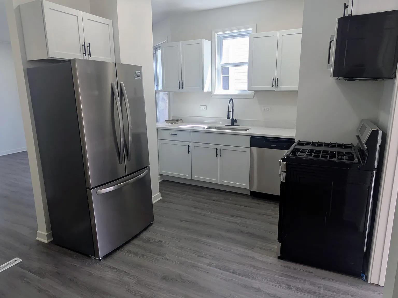 3 bed, 1.5 bath, 1000 sqft, $2,800 — Photo 3