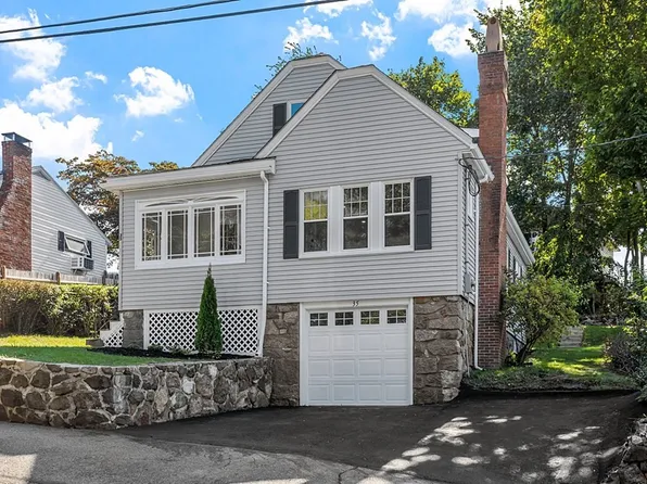 35 Pine Grove Ave, Lynn, MA 01905