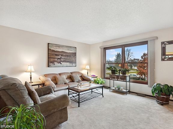 3rd image of 14343 Heatherwood Ct