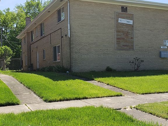 2nd image of 1002 Parkwood Dr