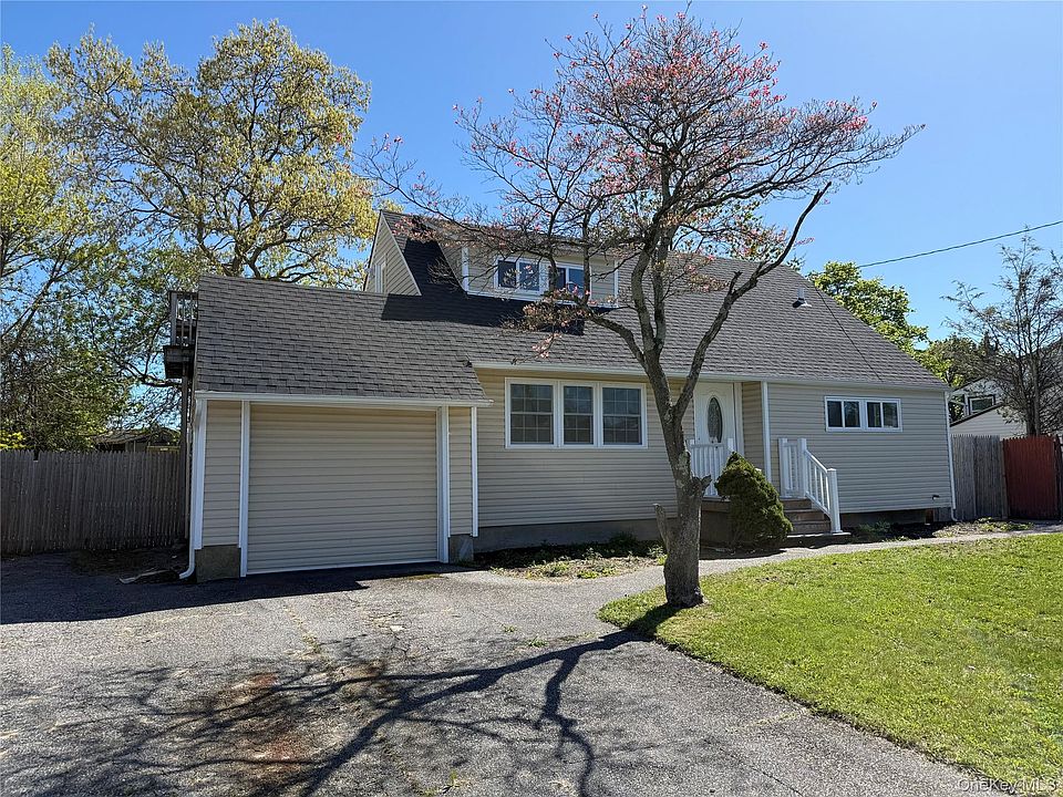 1st image of 60 Meadowbrook Drive
