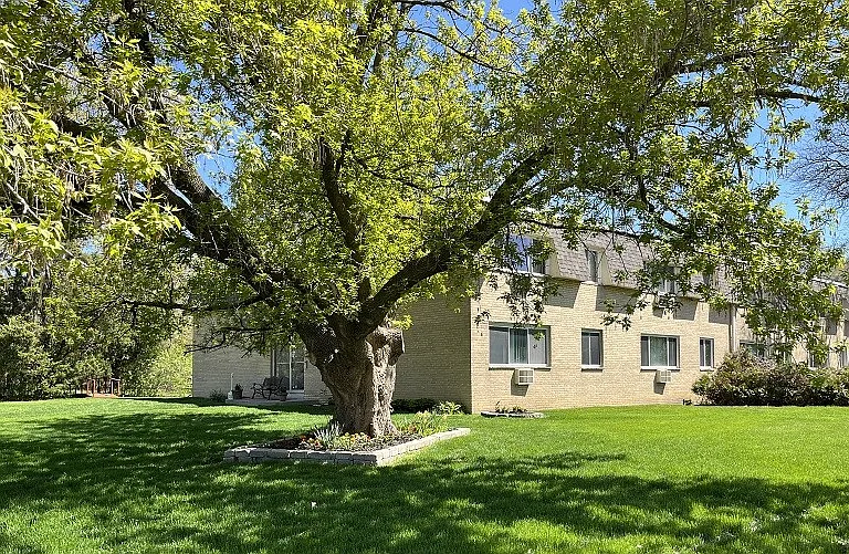 Ridge Manor Apartments — Photo 18