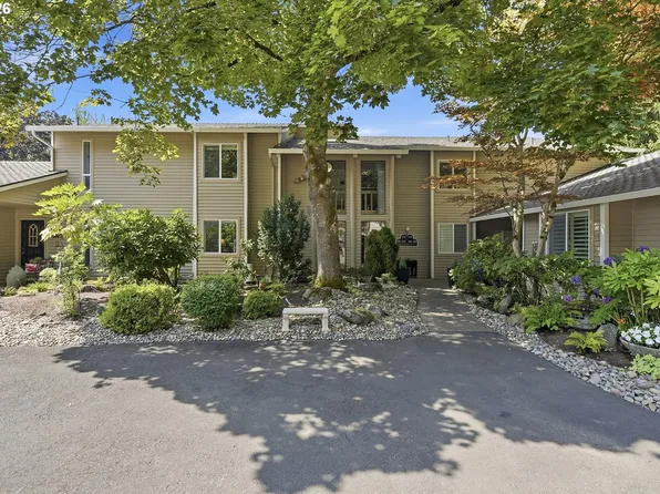 31955 SW Charbonneau Dr, Wilsonville, OR 97070