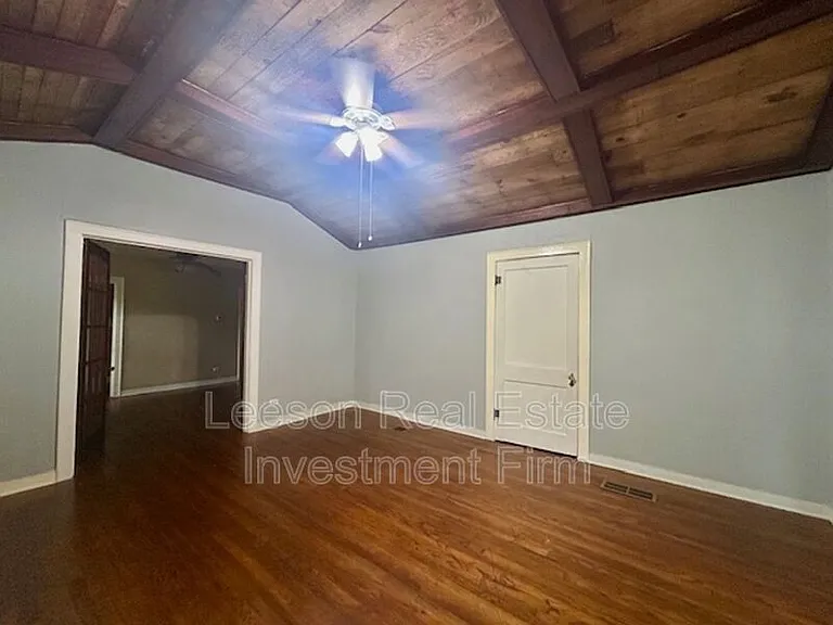 3345 Alexander Ave — Photo 12