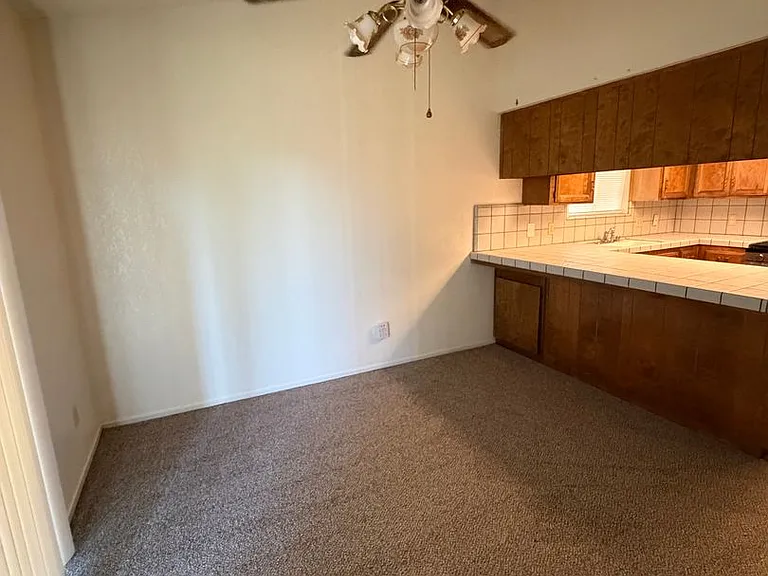 1635 E Eastbrook Ave — Photo 6